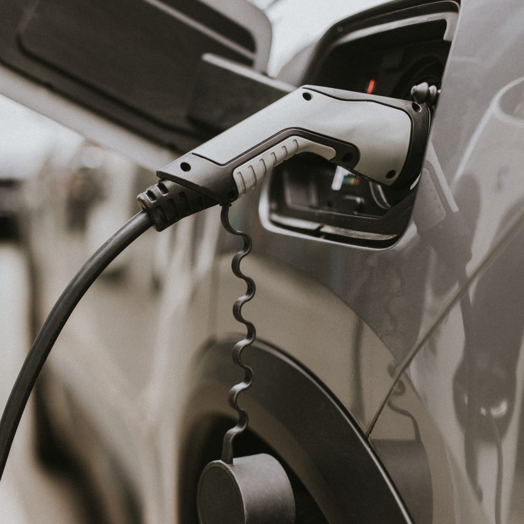 Cargador eléctrico, garaje comunitario